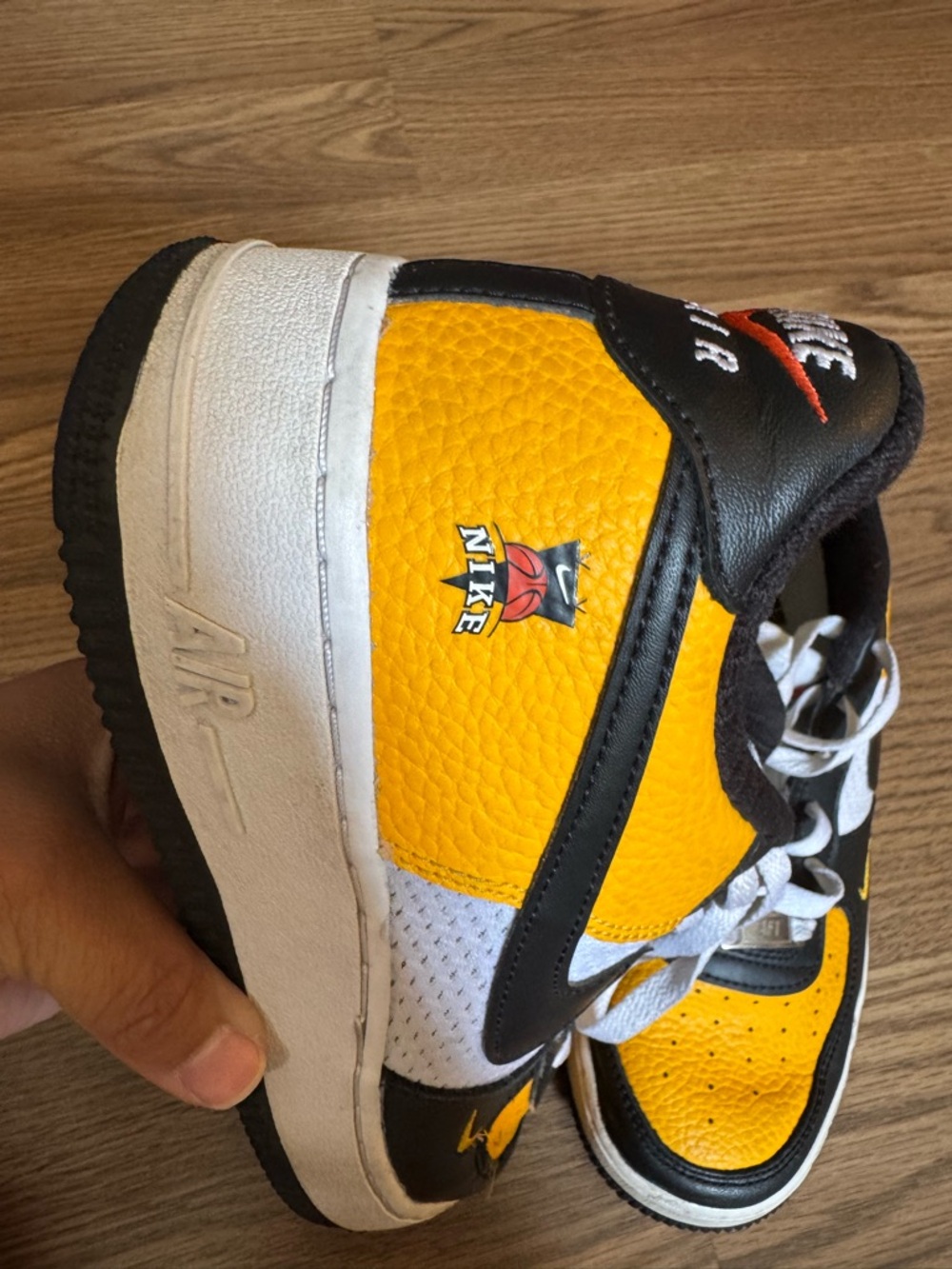 Nike Low-Top Sneakers in Yellow, Black & White - Picture 3 of 16
